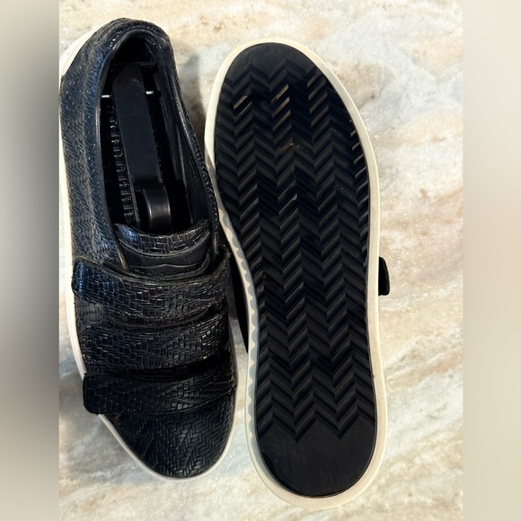 Women’s RAG & BONE woven black leather Velcro sneakers- Size 7 - Picture 10 of 13